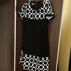 Roz & Ali Black and White A-line Mini Dress